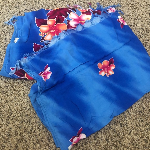 Sarong 🌺 - Picture 2 of 3